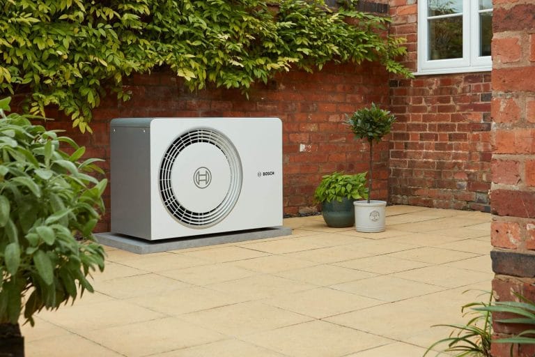 Worcester Bosch 5800 air source heat pump 3